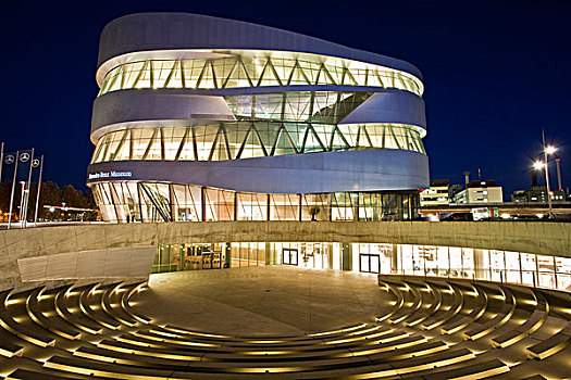 奔驰博物馆,照明了的晚上,现代建筑,坏,斯图加特,巴登符腾堡,德国,欧洲