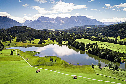 航拍,加米施帕藤基兴,巴伐利亚阿尔卑斯山,德国
