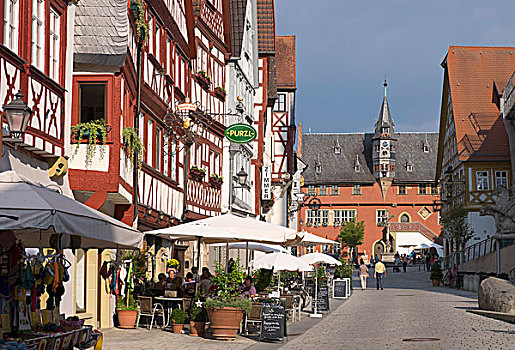 半木结构房屋,主要街道,市政厅,弗兰克尼亚,巴伐利亚,德国,欧洲