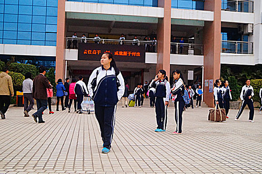 深圳高中生在校园