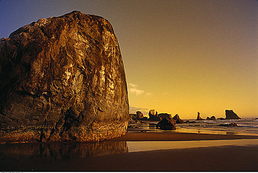 日落,上方,海滩,岩石构造,班顿海滩,俄勒冈海岸,俄勒冈,美国