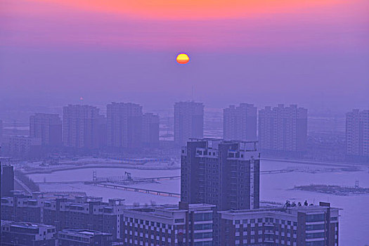 黑龙江大庆市--俯瞰雪后油城晨光