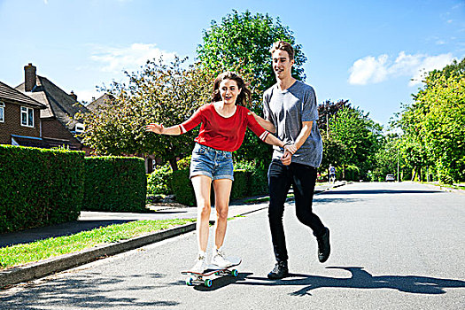 年轻,情侣,练习,滑板