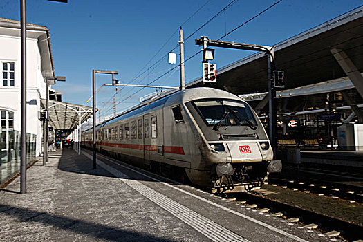 萨尔斯堡,火车站