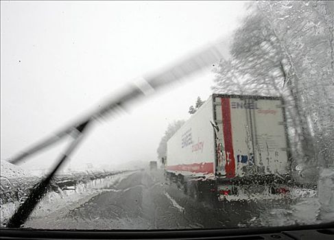 卡车,湿,光滑,德国,高速公路,后面,汽车,风档雨刷