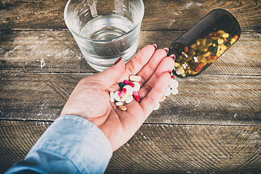 女人,药品,手