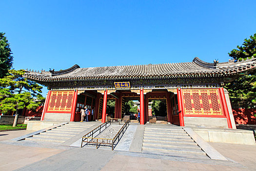 北京皇家园林颐和园东宫门