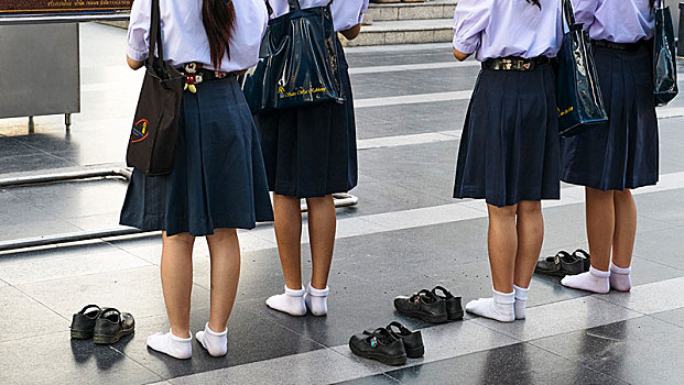 女生,站立,正面,神祠,鞋,曼谷,中心,泰国,亚洲