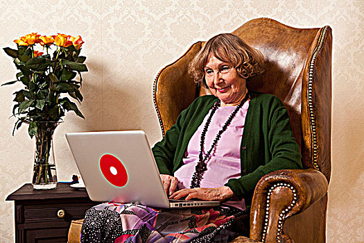 老年,女人,放松,笔记本电脑