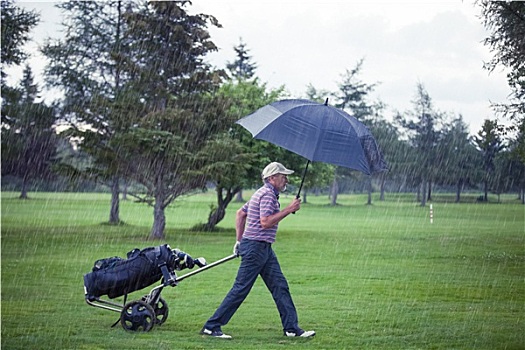 打高尔夫,雨天,离开,高尔夫球场
