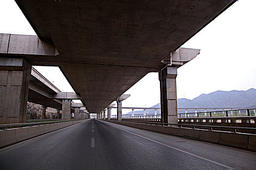 北京郊区的立体公路桥