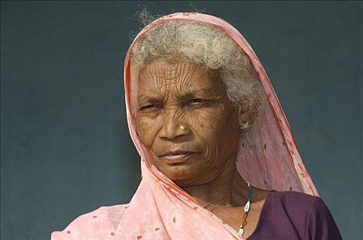 农妇,穿,围巾,上半身,肖像,部落,生活方式,边缘,甘哈国家公园,中央邦,印度,南亚