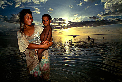 母亲,儿子,海滩,所罗门群岛