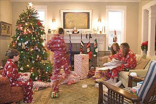 家庭,打开,礼物,圣诞节