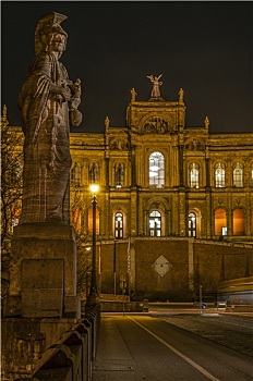 巴伐利亚国会大厦,缆车