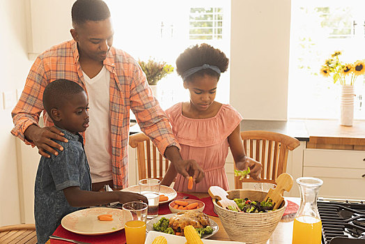 美国黑人,家庭,食物,餐桌