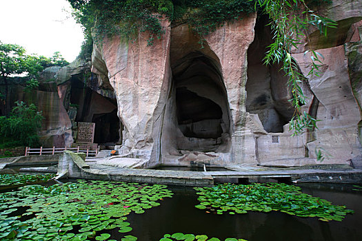 岩洞,水池