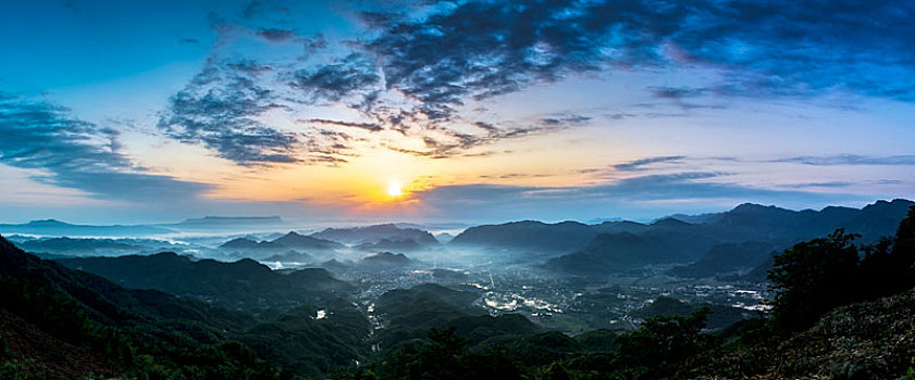 朝映笔架山