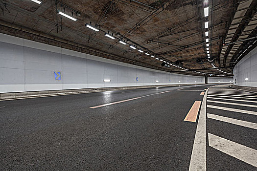 地下通道modernhighwaytunnelunderpass