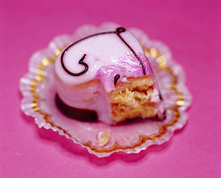 粉色,心形,花色小蛋糕