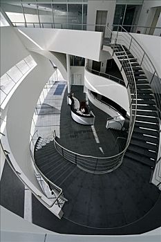 范堡罗机场,中庭,楼梯