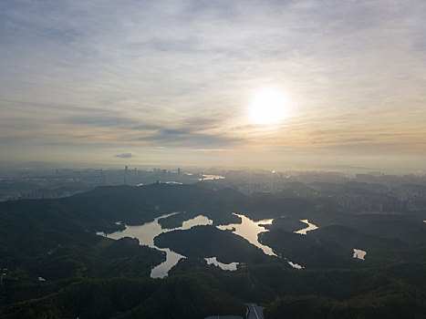 清晨惠州红花湖景区日出航拍风光