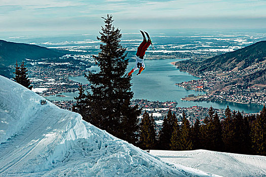 德国,巴伐利亚,泰根湖,滑雪,跳跃
