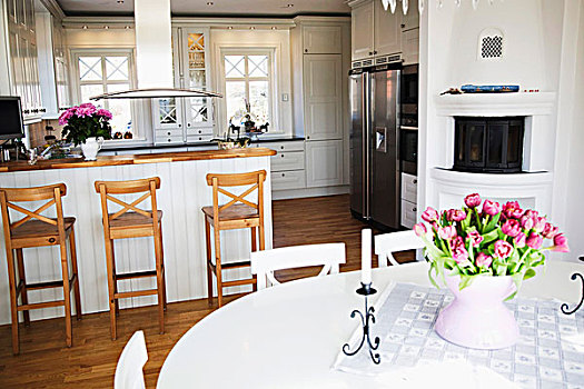 花束,郁金香,白色背景,餐桌,台案,吧椅,正面,白色,厨房
