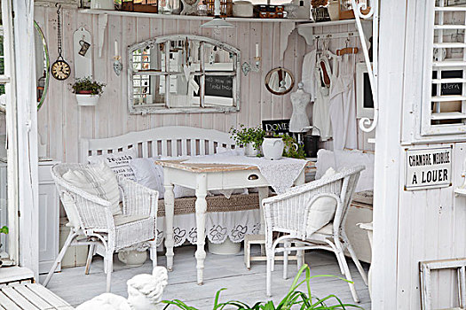 木桌子,白色,藤椅,避暑别墅,木地板