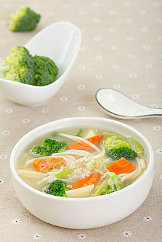蔬菜意粉糙米汤