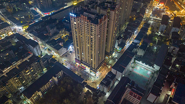 湖北建始县城,船儿岛,旁的高楼大厦夜景