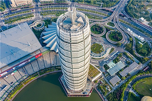 航拍河南省郑州市郑东新区cbd湖畔,大玉米,千玺广场,中原高楼