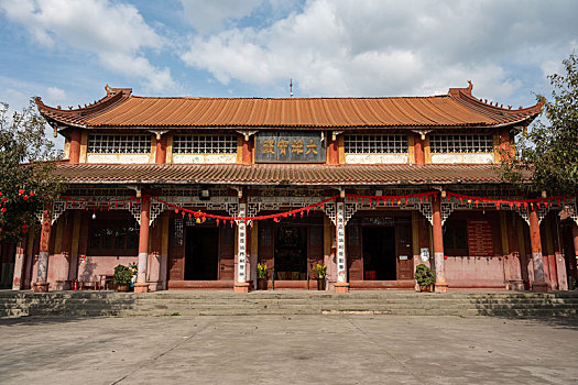 四川德阳广汉市新丰镇花园村万福寺大雄宝殿