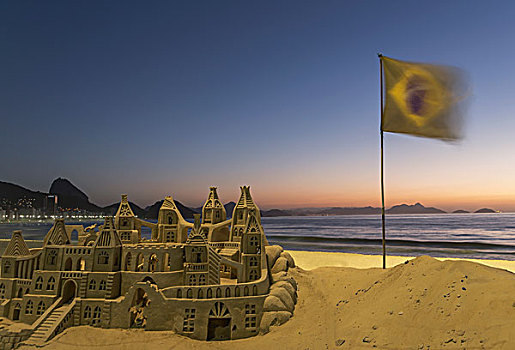 沙堡,巴西国旗,科巴卡巴纳海滩,里约热内卢,巴西