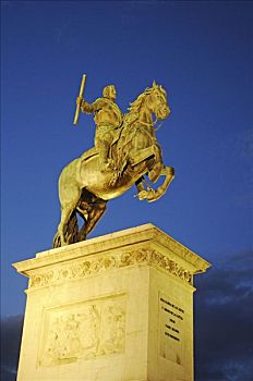 骑马雕像,纪念建筑,东方,夜光,马德里,西班牙,欧洲