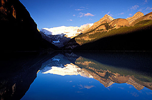 维多利亚山,反射,路易斯湖,班芙国家公园,艾伯塔省,加拿大
