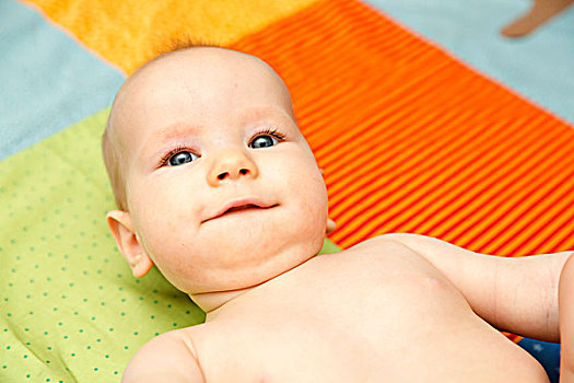 婴儿,6个月,老,躺着,彩色,毯子