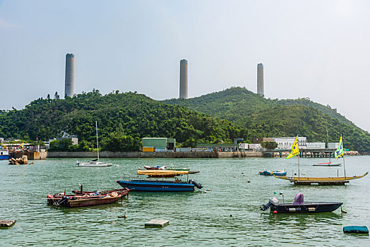 中国香港南丫岛的海岸和船只