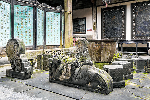 中国安徽省黟县西递古村石雕石刻石狮子