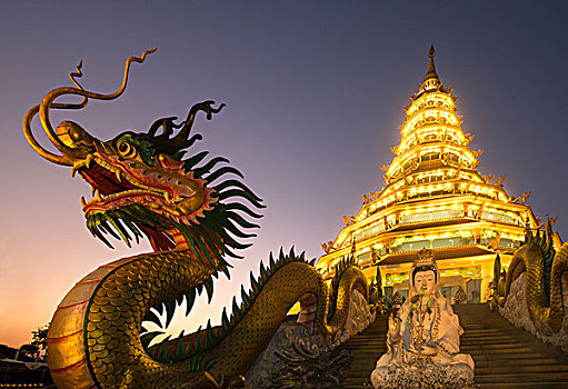 龙,入口,寺院,庙宇,雕塑,头部,黎明,清莱,省,北方,泰国,亚洲