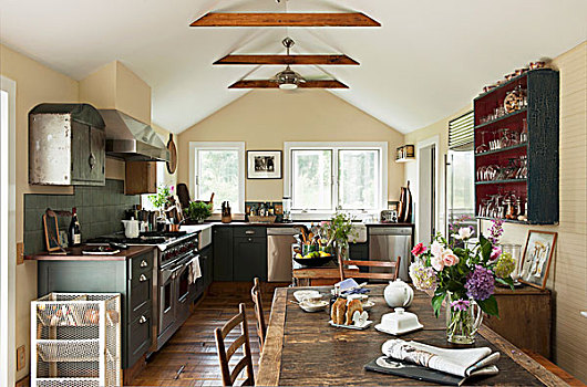 阁楼,厨房,木地板,乡村,木桌子,组合,暗色,合适