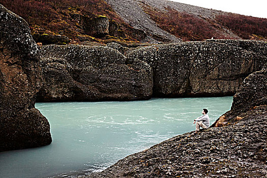 男人,坐,旁侧,冰冻,湖,冰岛