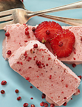 草莓,冰淇淋蛋糕,红椒