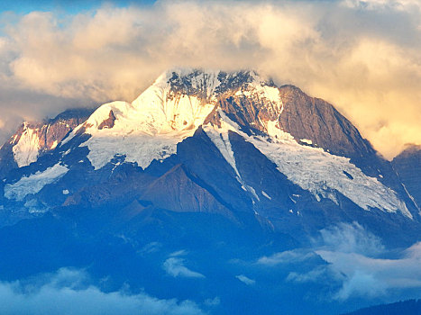 梅里雪山