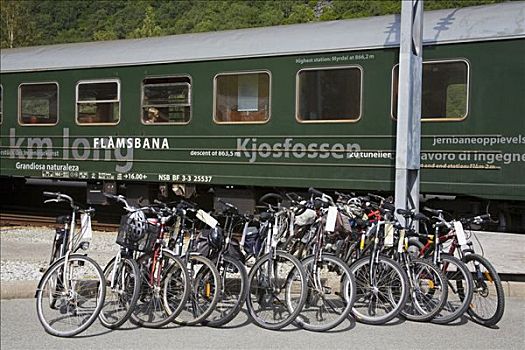 自行车,停放,火车站,正面,轨道车辆,车站,挪威