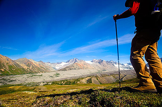 男性,背包族,冰河,远足,阿拉斯加山脉,阿拉斯加