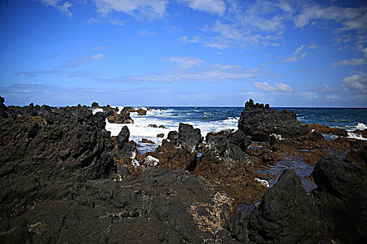 火山岩石滩