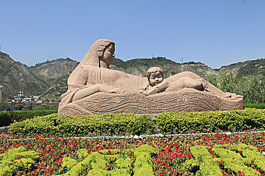 黄河母亲雕像