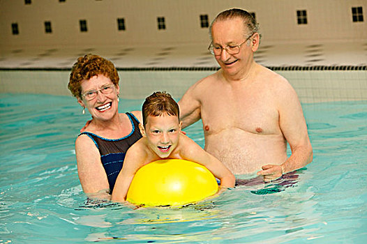 祖父母,孙子,游泳
