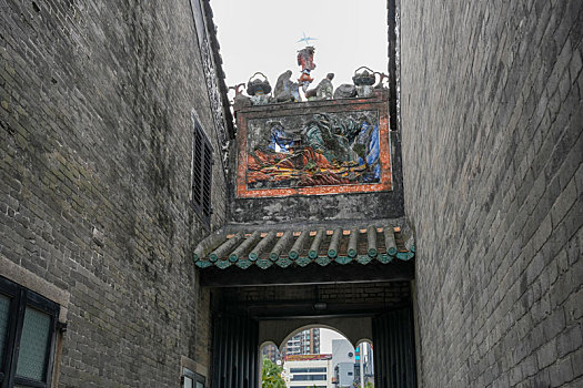 羊城广州阴天的陈家祠古建筑群特写